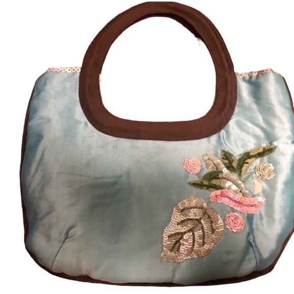 Tina & Frankie light blue satin bag with embroidery & bling outside pocket - Picture 4 of 8